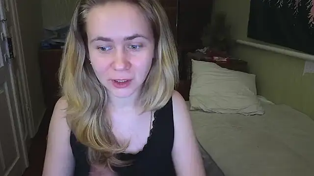 Snapshot of Riley_Roo chatting on January 26, 5:23 pm Riley Roo online show from January 26, 5:23 pm
