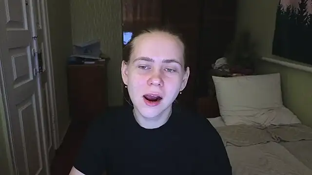 Snapshot of Riley_Roo chatting on January 31, 5:53 pm Riley Roo online show from January 31, 5:53 pm