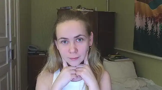 Snapshot of Riley_Roo chatting on February 18, 5:10 pm Riley Roo online show from February 18, 5:10 pm