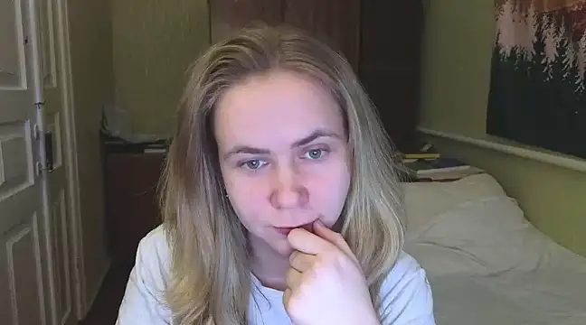 Snapshot of Riley_Roo chatting on February 19, 5:49 pm Riley Roo online show from February 19, 5:49 pm