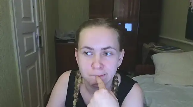 Snapshot of Riley_Roo chatting on February 23, 8:44 pm Riley Roo online show from February 23, 8:44 pm