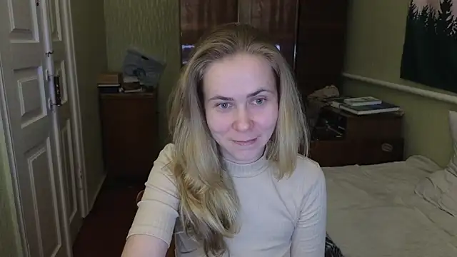 Snapshot of Riley_Roo chatting on March 14, 6:18 pm Riley Roo online show from March 14, 6:18 pm