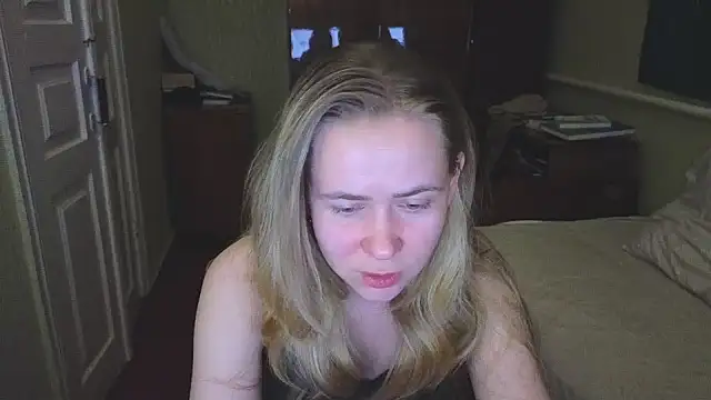 Snapshot of Riley_Roo chatting on March 20, 5:25 pm Riley Roo online show from March 20, 5:25 pm
