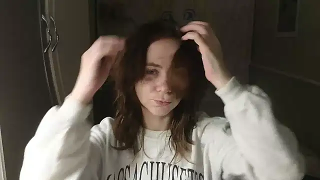 Snapshot of Riley_Roo chatting on November 25, 4:40 pm Riley Roo online show from November 25, 4:40 pm