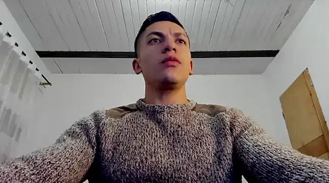 Snapshot of aquiles_51 chatting on December 3, 10:51 pm aquiles 51 online show from December 3, 10:51 pm