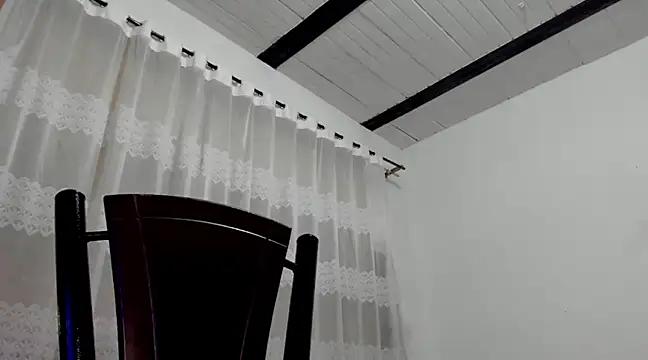 Snapshot of aquiles_51 chatting on December 6, 2:02 am aquiles 51 online show from December 6, 2:02 am