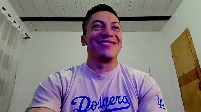 Snapshot of aquiles_51 chatting on December 14, 1:17 am aquiles 51 online show from December 14, 1:17 am