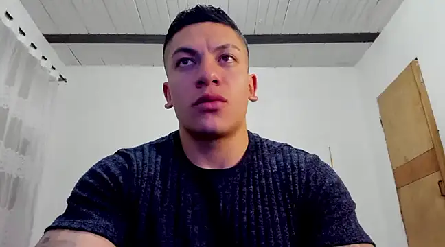 Snapshot of aquiles_51 chatting on December 16, 2:36 am aquiles 51 online show from December 16, 2:36 am
