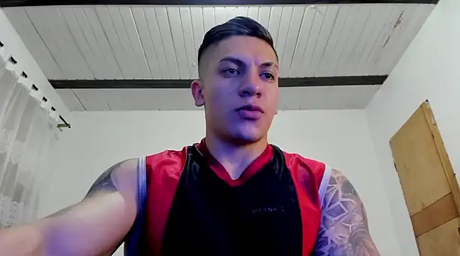 Snapshot of aquiles_51 chatting on January 9, 3:15 am aquiles 51 online show from January 9, 3:15 am