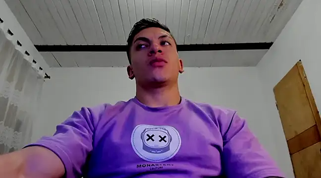 Snapshot of aquiles_51 chatting on January 19, 3:18 am aquiles 51 online show from January 19, 3:18 am