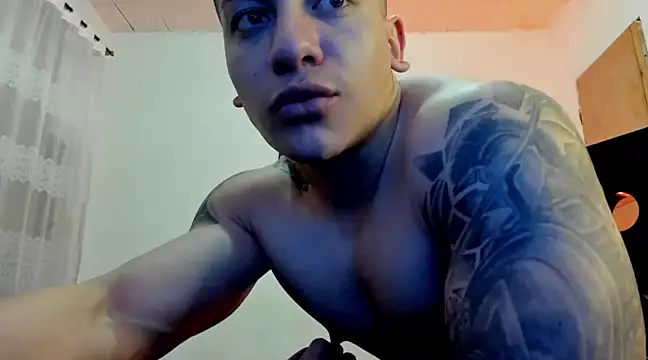 Snapshot of aquiles_51 chatting on January 31, 3:20 am aquiles 51 online show from January 31, 3:20 am