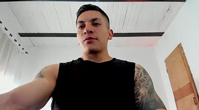 Snapshot of aquiles_51 chatting on March 3, 9:05 pm aquiles 51 online show from March 3, 9:05 pm