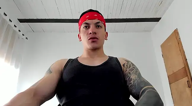 Snapshot of aquiles_51 chatting on March 18, 7:31 pm aquiles 51 online show from March 18, 7:31 pm
