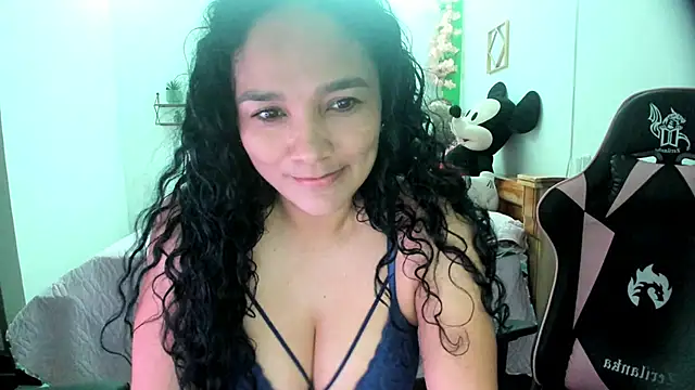 Snapshot of rayza_mature_154 chatting on October 10, 11:48 pm rayza mature 154 online show from October 10, 11:48 pm