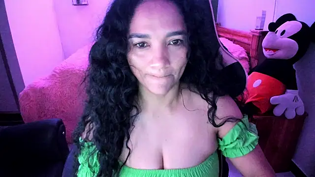 Snapshot of rayza_mature_154 chatting on April 5, 4:26 pm rayza mature 154 online show from April 5, 4:26 pm
