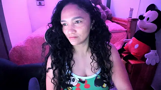Snapshot of rayza_mature_154 chatting on April 13, 2:33 pm rayza mature 154 online show from April 13, 2:33 pm