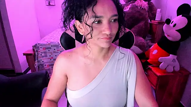 Snapshot of rayza_mature_154 chatting on April 27, 2:37 pm rayza mature 154 online show from April 27, 2:37 pm