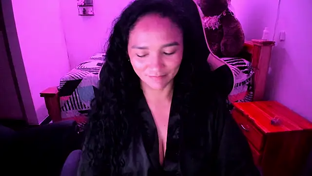 Snapshot of rayza_mature_154 chatting on May 12, 3:20 pm rayza mature 154 online show from May 12, 3:20 pm