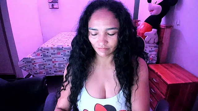 Snapshot of rayza_mature_154 chatting on May 25, 3:07 pm rayza mature 154 online show from May 25, 3:07 pm