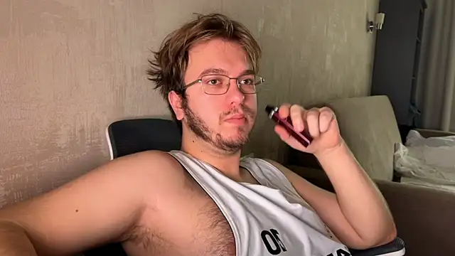 kiopiggy online show from November 6, 6:47 am