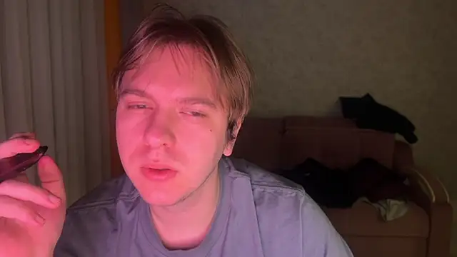 kiopiggy online show from December 17, 3:23 am