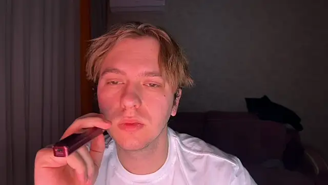 kiopiggy online show from December 17, 4:35 pm