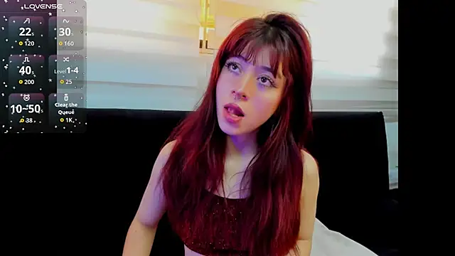 Snapshot of SuzzyyM chatting on March 11, 8:37 pm SuzzyyM online show from March 11, 8:37 pm