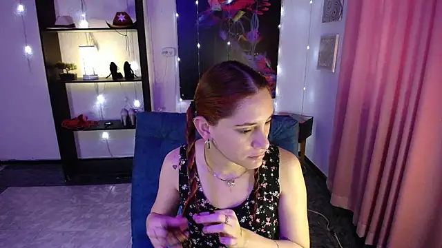 IsaBaileys  online show from February 7, 7:27 pm