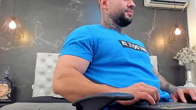 BruceDallas online show from December 7, 2:20 am