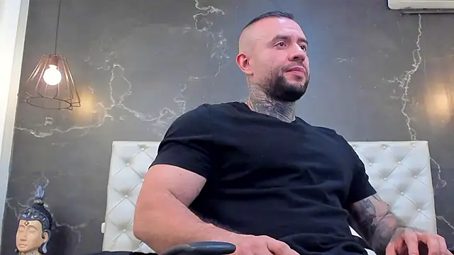 BruceDallas online show from December 8, 3:10 am