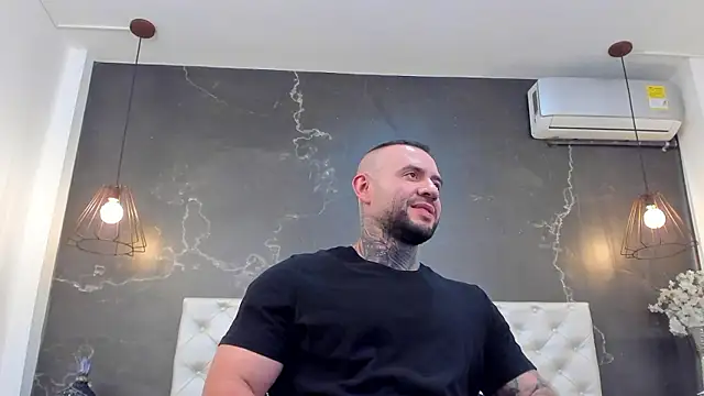 BruceDallas online show from December 8, 6:11 am