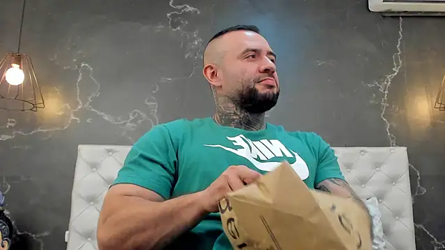 BruceDallas online show from December 14, 12:44 am