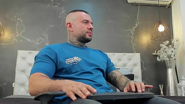 BruceDallas online show from January 21, 11:55 pm