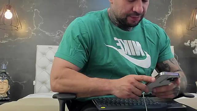 BruceDallas online show from January 30, 11:02 pm