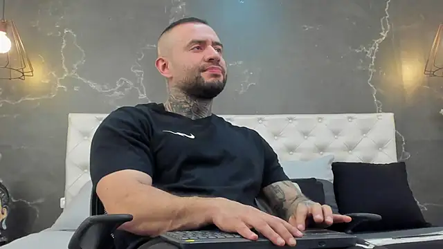 BruceDallas online show from February 23, 10:31 pm