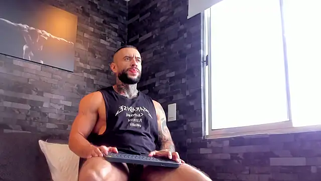 BruceDallas online show from September 25, 2:10 pm