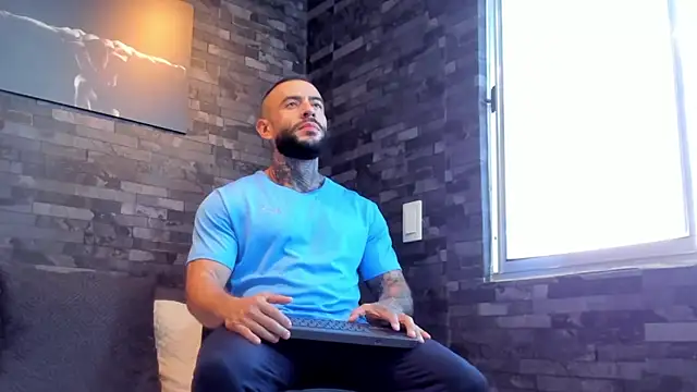 BruceDallas online show from October 2, 9:44 pm