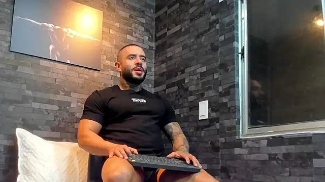 BruceDallas online show from November 27, 11:40 pm