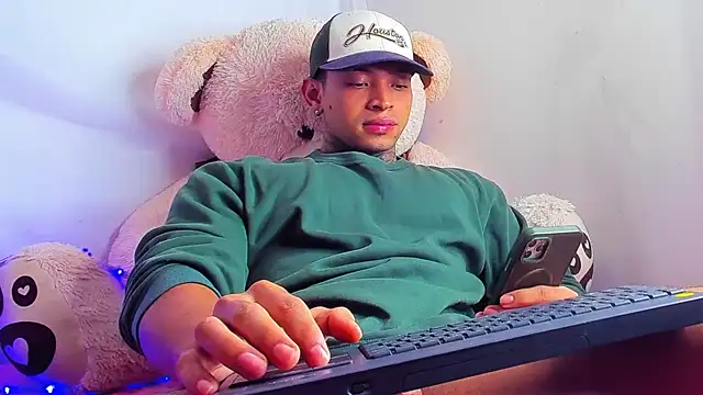 Stiven collins online show from January 9, 8:39 am