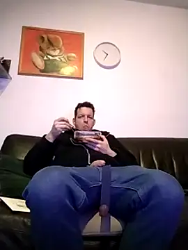 Knuffelstaaf123 online show from January 6, 4:44 pm