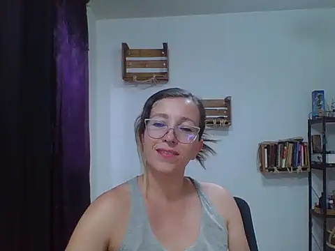 Snapshot of charlott_ponce chatting on September 22, 10:34 pm charlott ponce online show from September 22, 10:34 pm