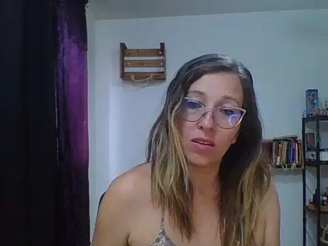 Snapshot of charlott_ponce chatting on September 23, 6:11 pm charlott ponce online show from September 23, 6:11 pm