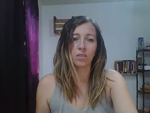 Snapshot of charlott_ponce chatting on October 14, 6:31 pm charlott ponce online show from October 14, 6:31 pm