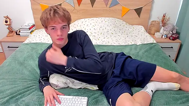 Snapshot of Fandi_777 chatting on September 21, 12:40 pm Fandi 777 online show from September 21, 12:40 pm