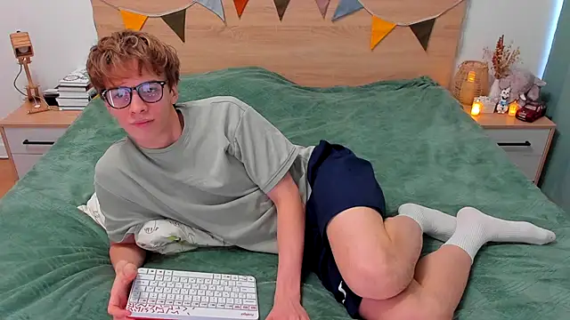 Snapshot of Fandi_777 chatting on September 28, 11:15 am Fandi 777 online show from September 28, 11:15 am