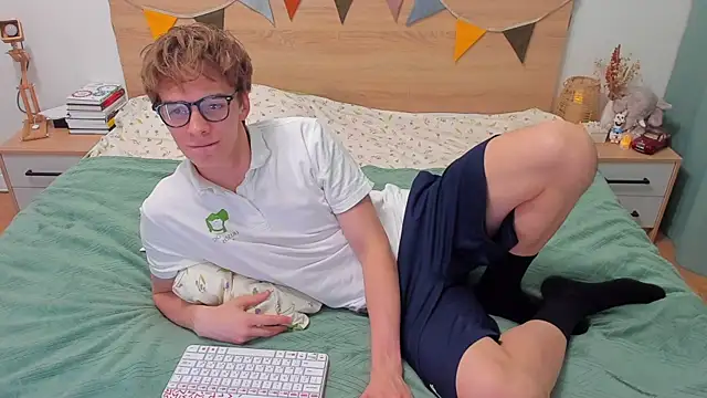 Snapshot of Fandi_777 chatting on October 2, 4:47 pm Fandi 777 online show from October 2, 4:47 pm