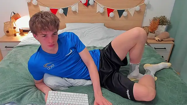 Snapshot of Fandi_777 chatting on November 12, 7:09 am Fandi 777 online show from November 12, 7:09 am