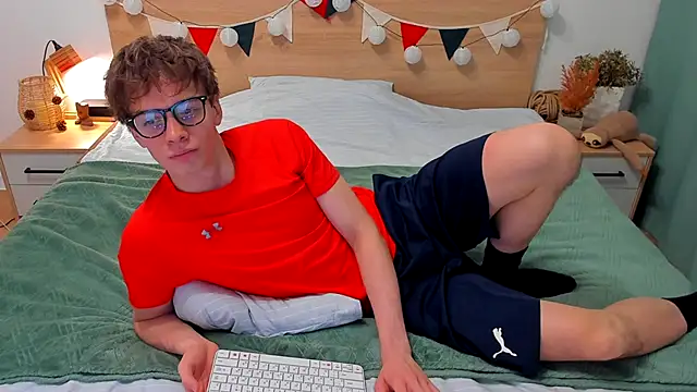 Snapshot of Fandi_777 chatting on November 13, 6:12 am Fandi 777 online show from November 13, 6:12 am