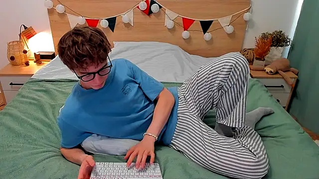 Snapshot of Fandi_777 chatting on November 14, 7:07 am Fandi 777 online show from November 14, 7:07 am