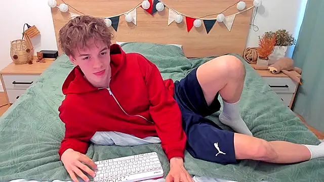 Snapshot of Fandi_777 chatting on November 15, 7:49 am Fandi 777 online show from November 15, 7:49 am